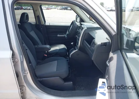 2008 Jeep Patriot Sport from USA, damaged, VIN 1J8FF28W98D526962